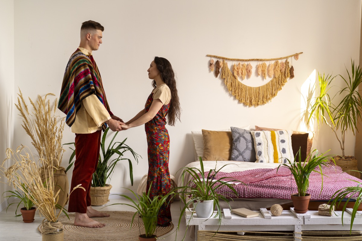 Dekoracje indyjskie – jak wprowadzić orientalny styl do wnętrza?