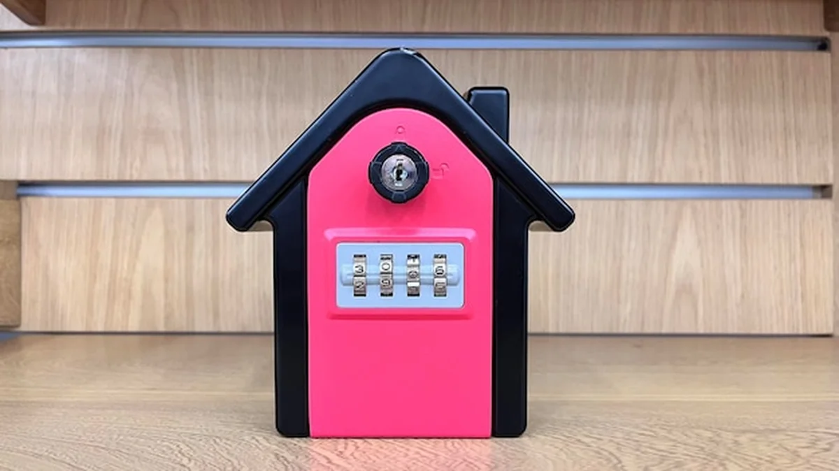 Żelazna skrzynka na klucze do bezpiecznego przechowywania pieniędzy