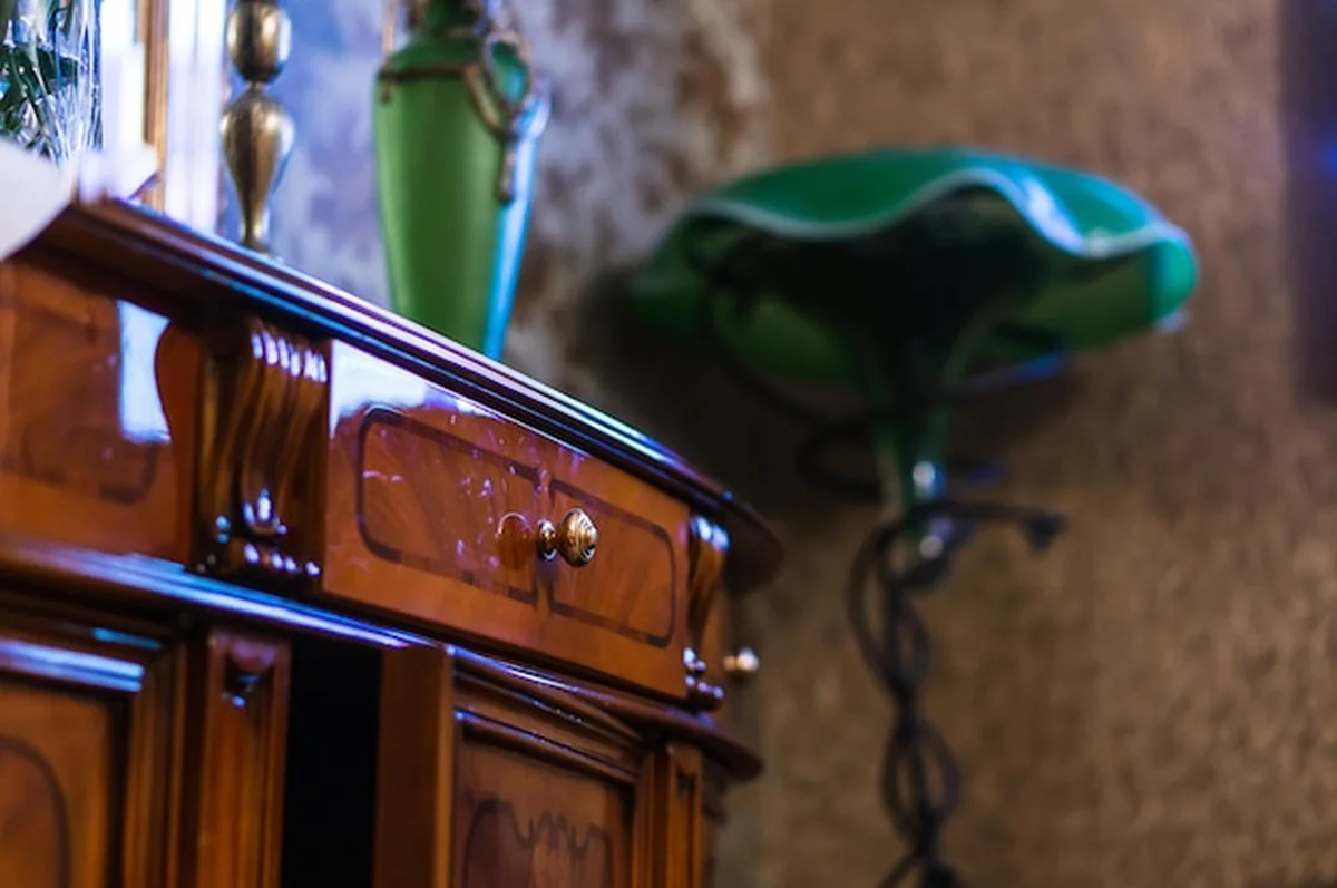 Zbliżenie starożytnego mebla