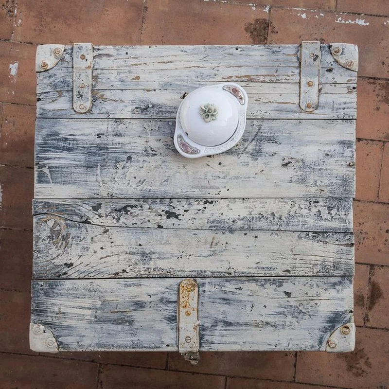 Jaka skrzynia sprawdzi się jako stolik kawowy? Nasz wybór