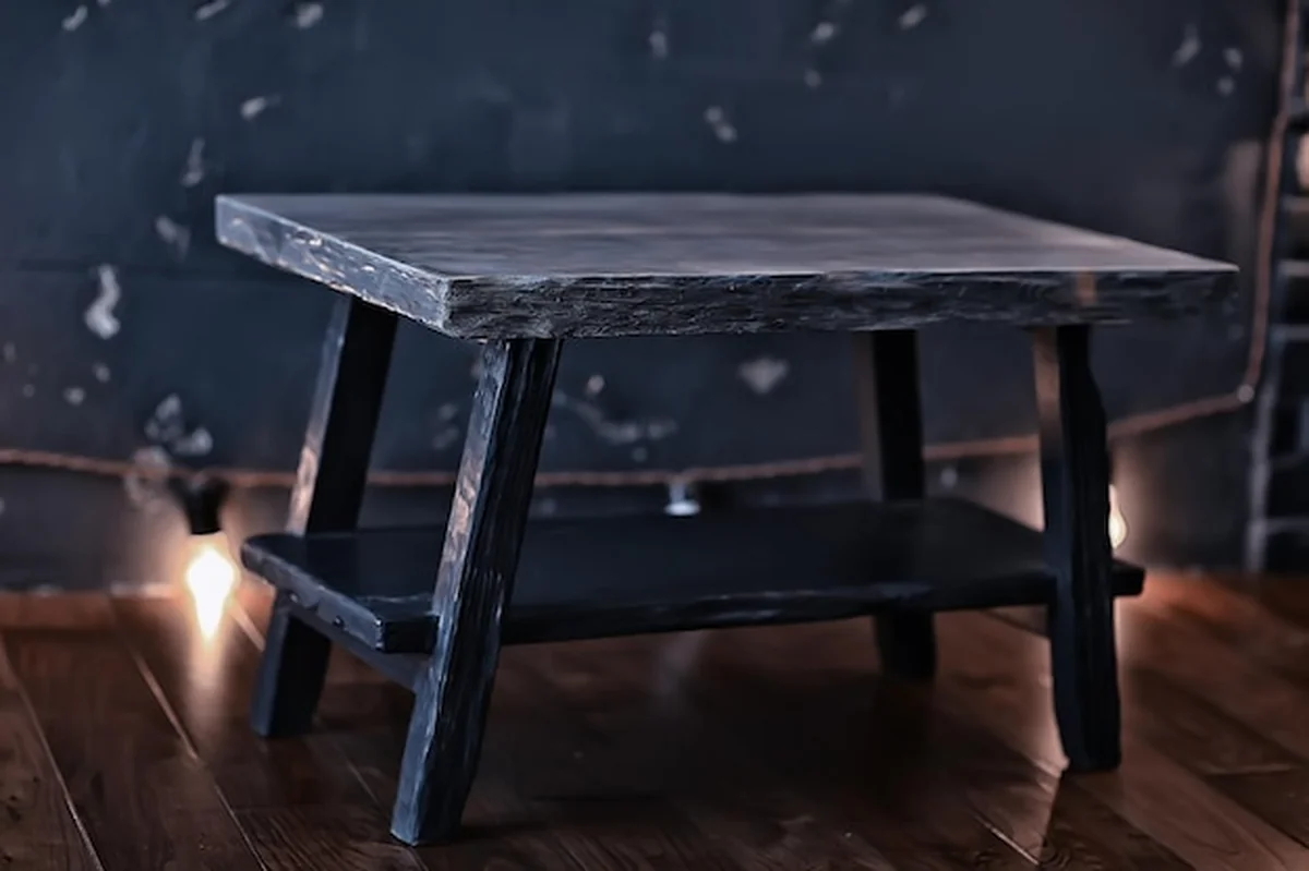 Stolik kawowy loft w stylu vintage w domu