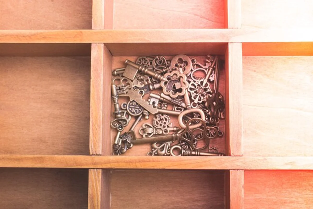 Zbliżenie drewnianej skrzynki