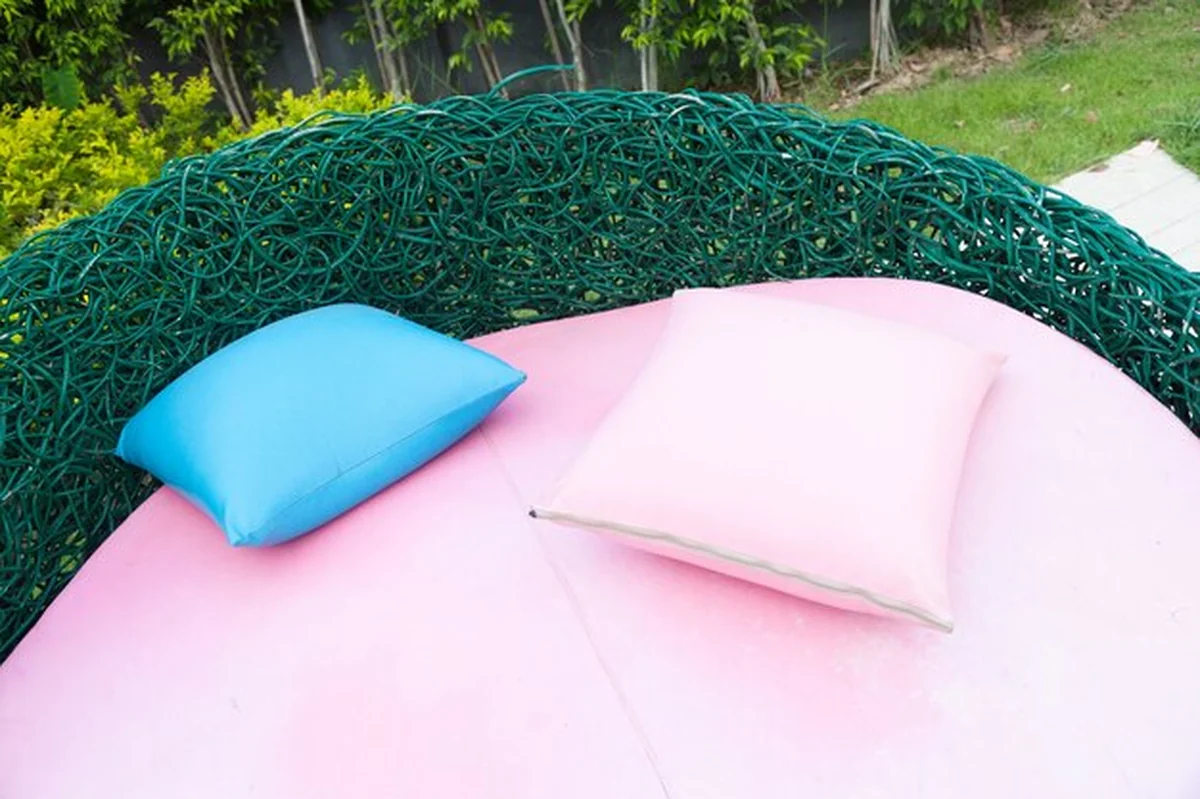 Poduszki na sofę w ogrodzie