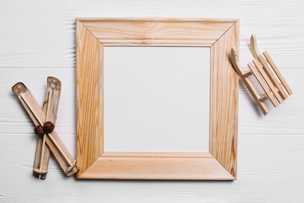 Ramki drewniane na wymiar – idealne do obrazów i plakatów